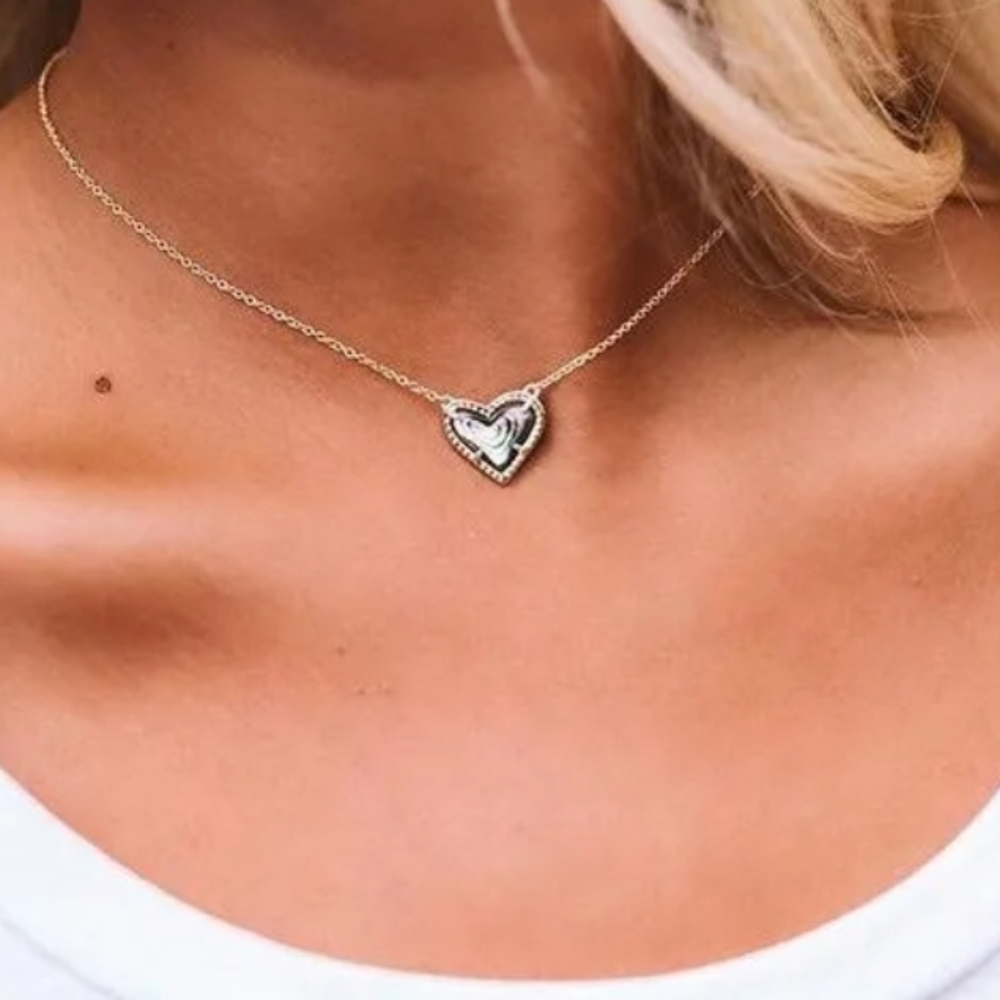 Kendra Scott Ari Heart Gold Shell Necklace